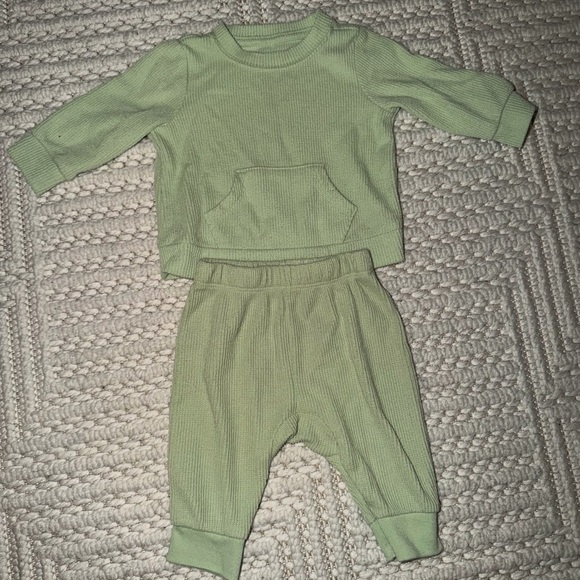 Cat & Jack Other - Cat & Jack 0-3 Month Ribbed Green Matching Set